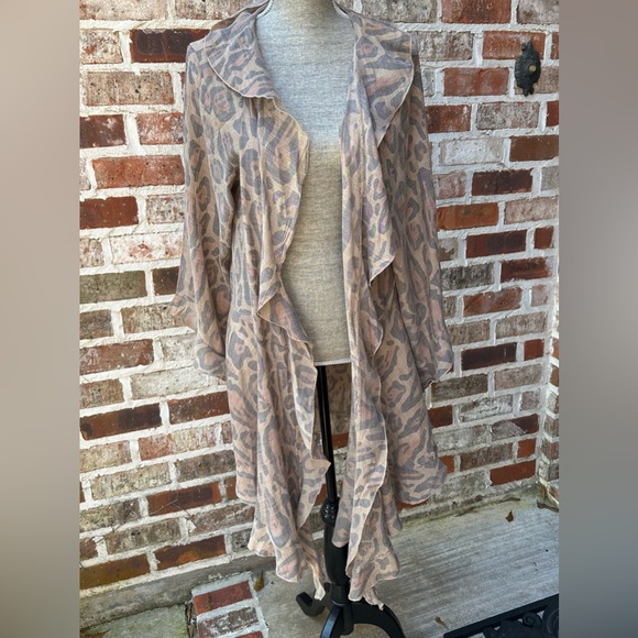 Leopard Print Ruffle Cardigan - Picture 4 of 13